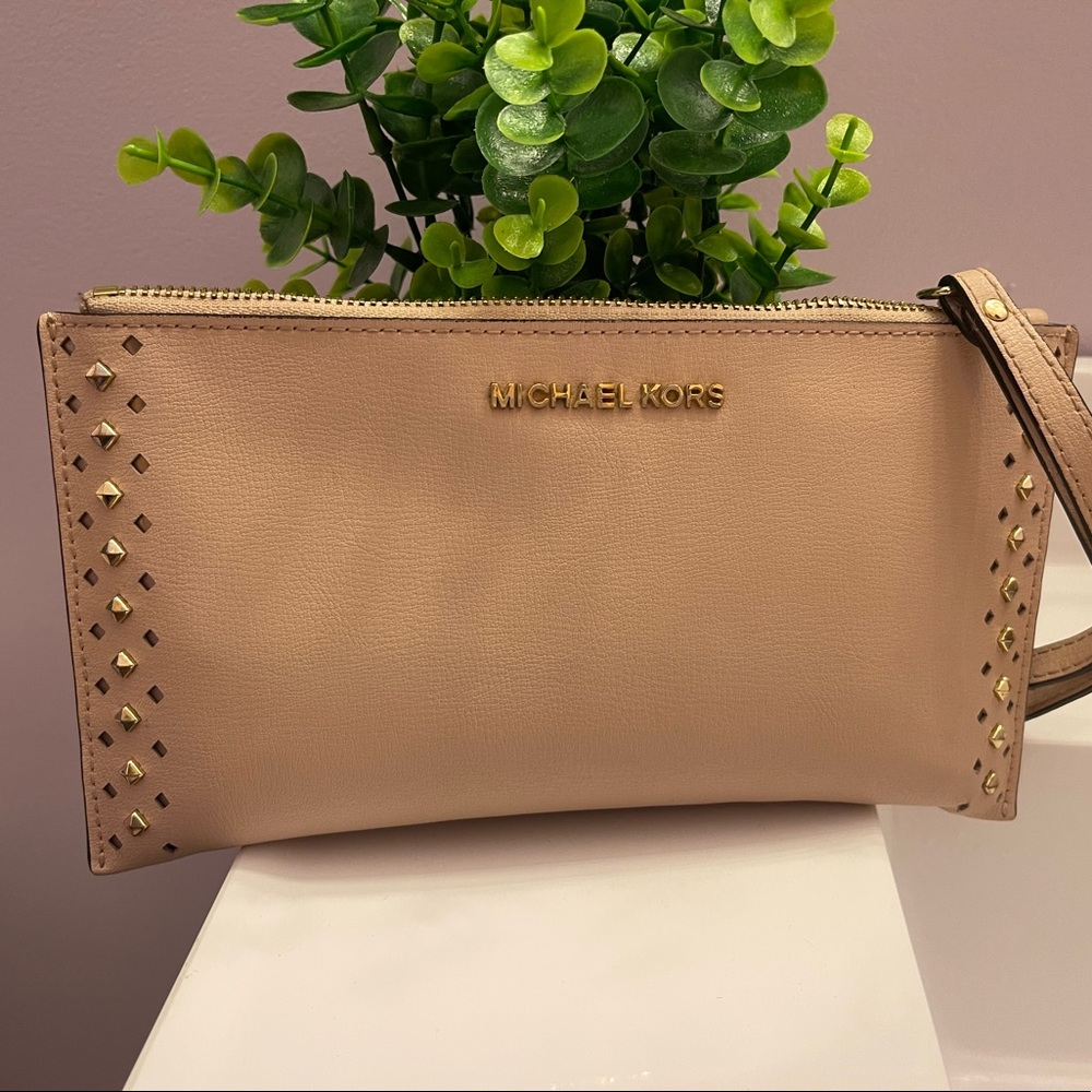 Michael Kors wristlet